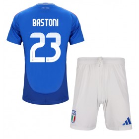 Italien Alessandro Bastoni #23 Heimtrikot EM 2024 Kurzarm (+ kurze hosen)